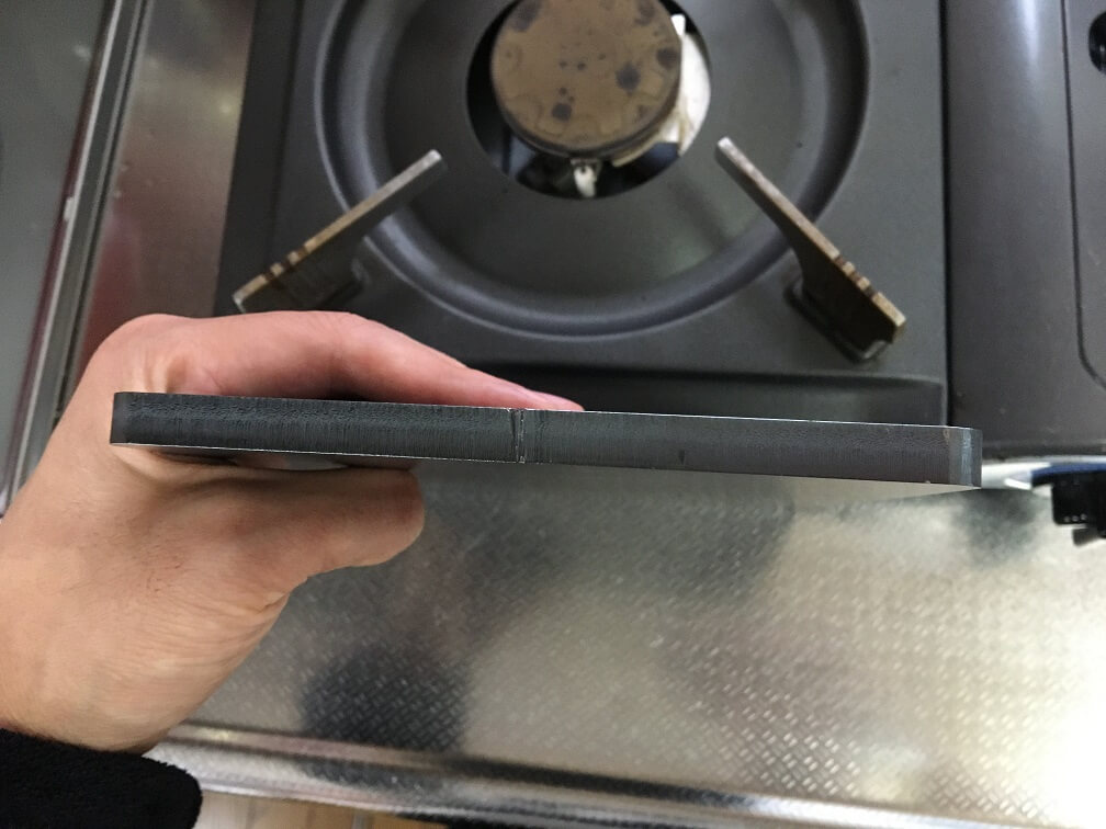 キャンプギア 厚さ9 の鉄板を買ったのでシーズニングをやってみた